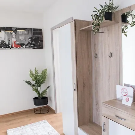 T&k Near Messe Fair Trade Duesseldorf Und Airport 1b 아파트 *