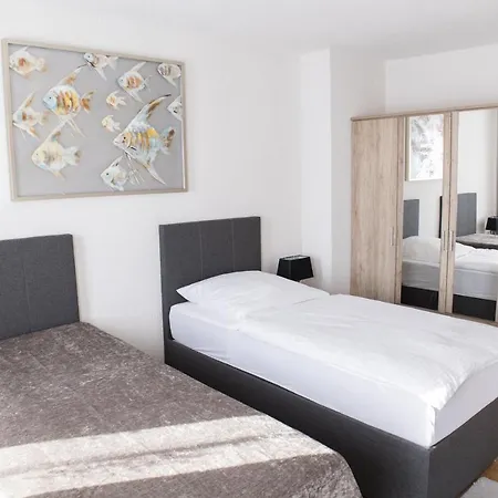 T&k Near Messe Fair Trade Düsseldorf Und Airport 1b Apartamento *