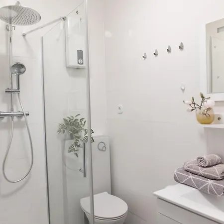 T&k Near Messe Fair Trade Duesseldorf Und Airport 1b Apartment