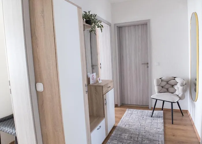 T&k Near Messe Fair Trade Duesseldorf Und Airport 1b *